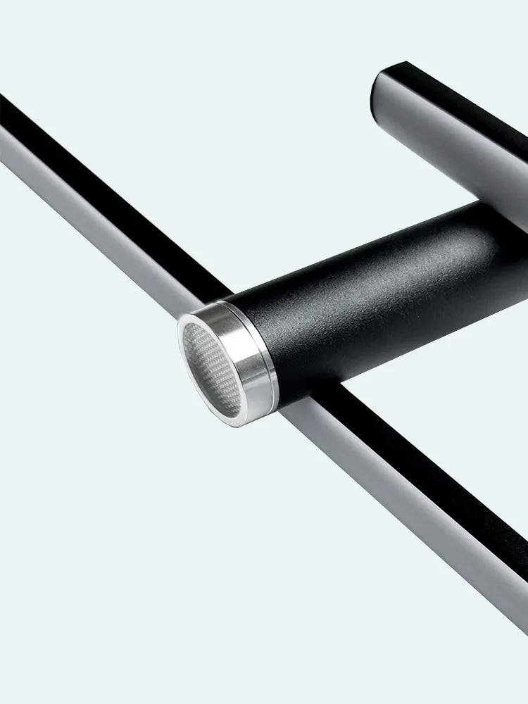 Suspension Linéaire Fine en Métal Noir